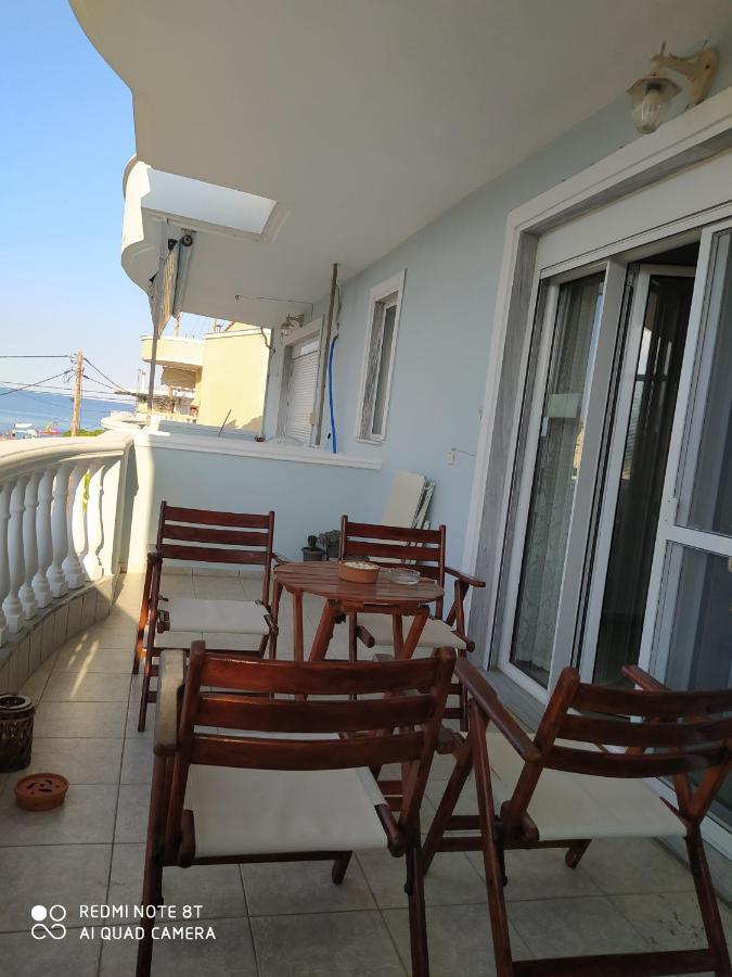 Sea And Sky Apartment Néa Péramos 外观 照片